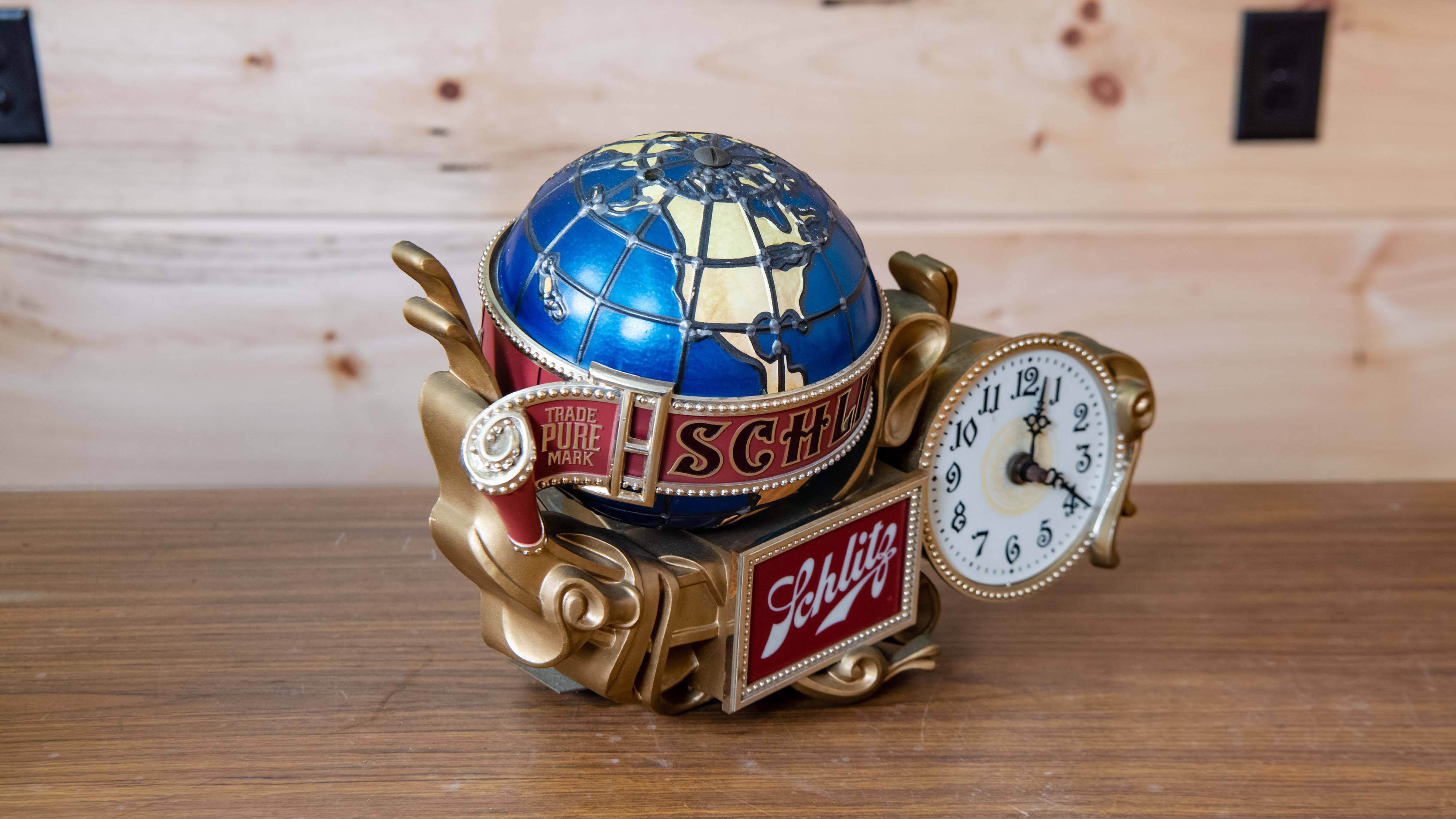 Schlitz Beer Light-Up Clock Auction | Mecum On Time