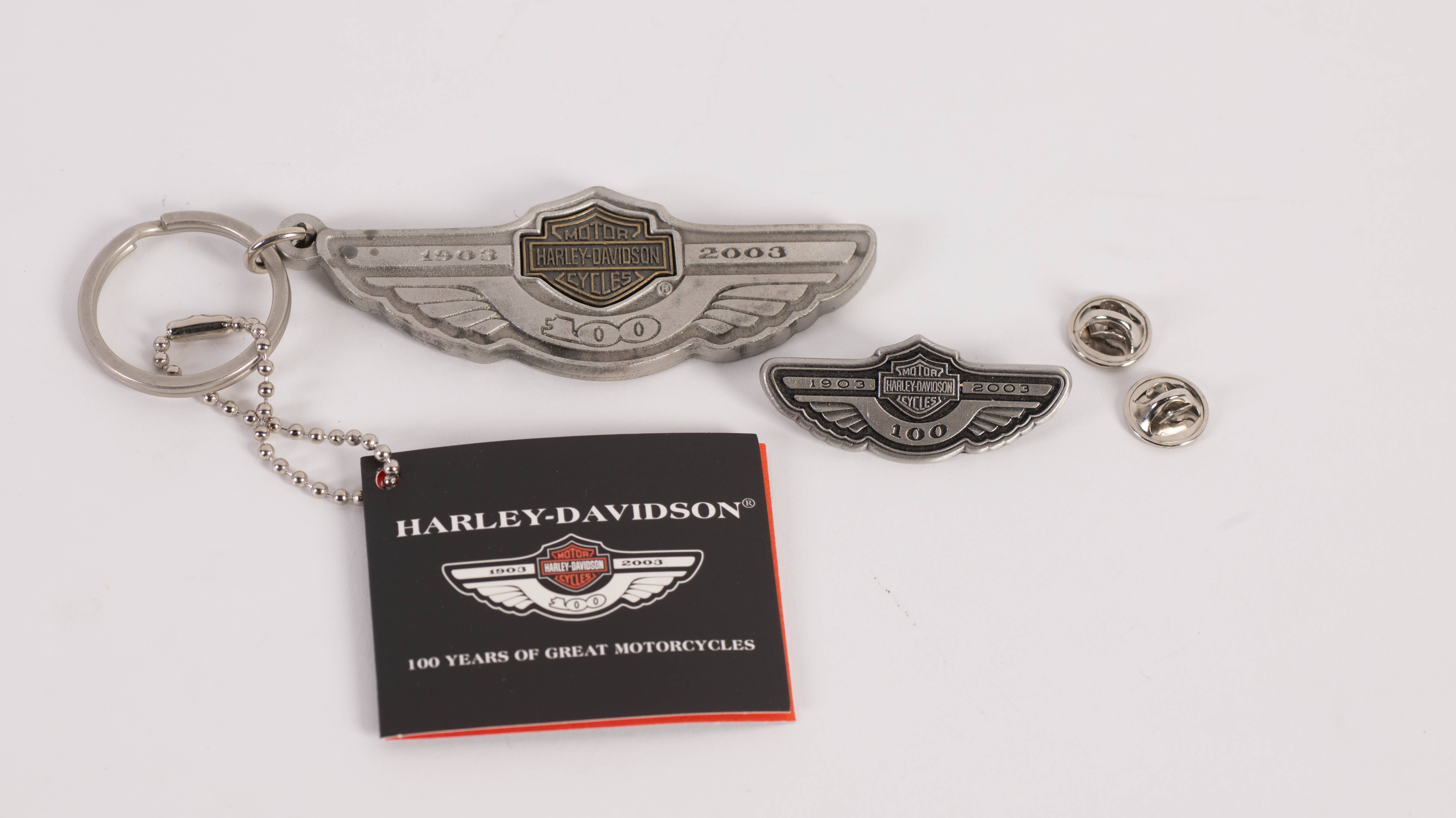 アクセサリー Harley Davidson 100 Years Harley-Davidson 100th Anniversary Bar & Shield Keychain and Pin