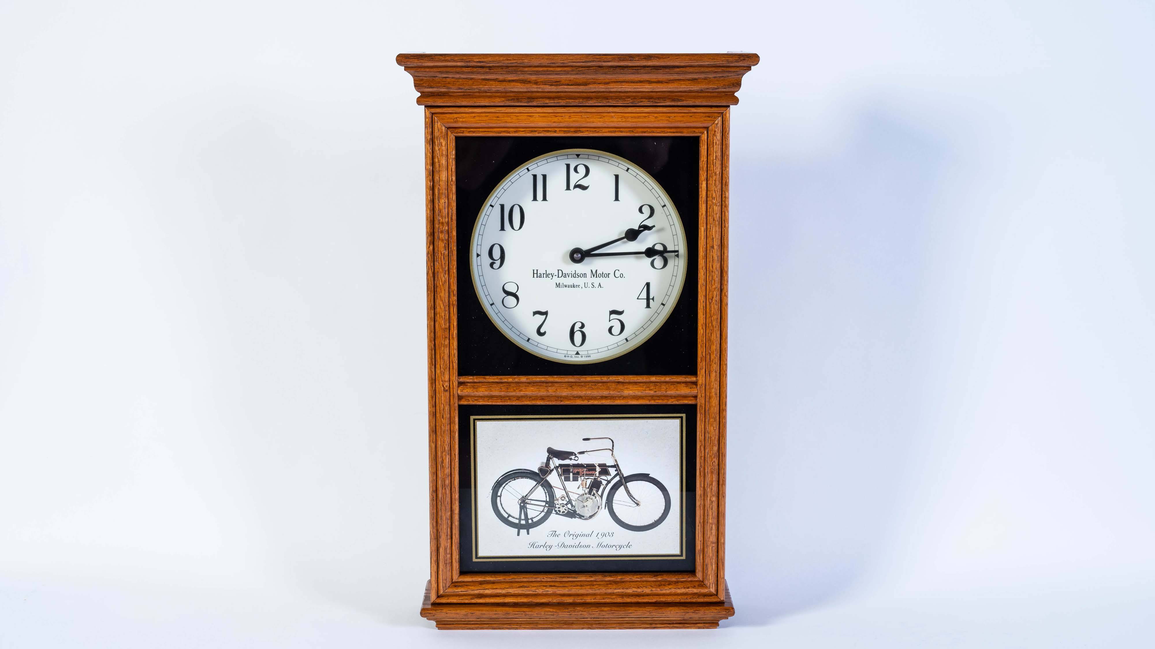 1996 Harley-Davidson Wooden Wall Clock Auction | Mecum On Time