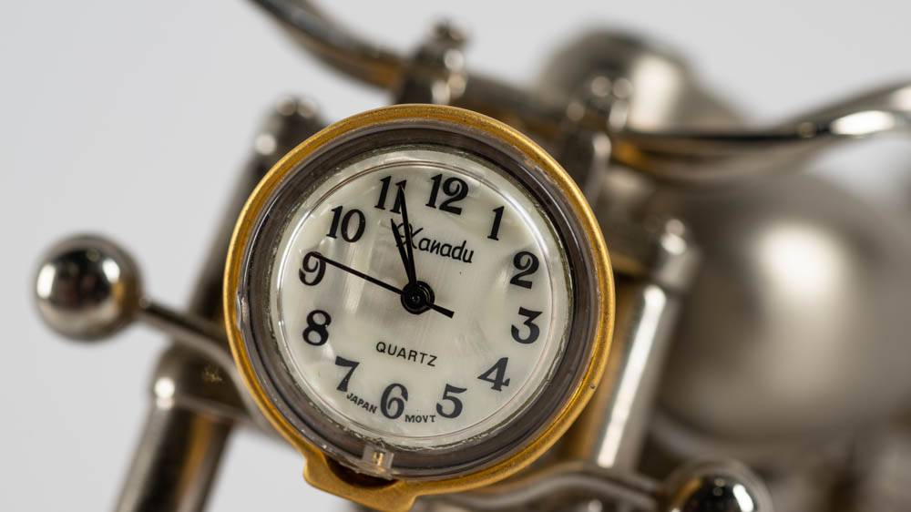 Harley-Davidson Motorcycle Desk Clocks Auction | Mecum On Time