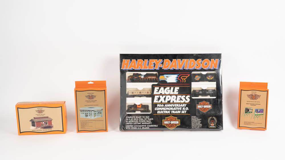 Harley Davidson electric hotsell HO train set - 90th anniversary