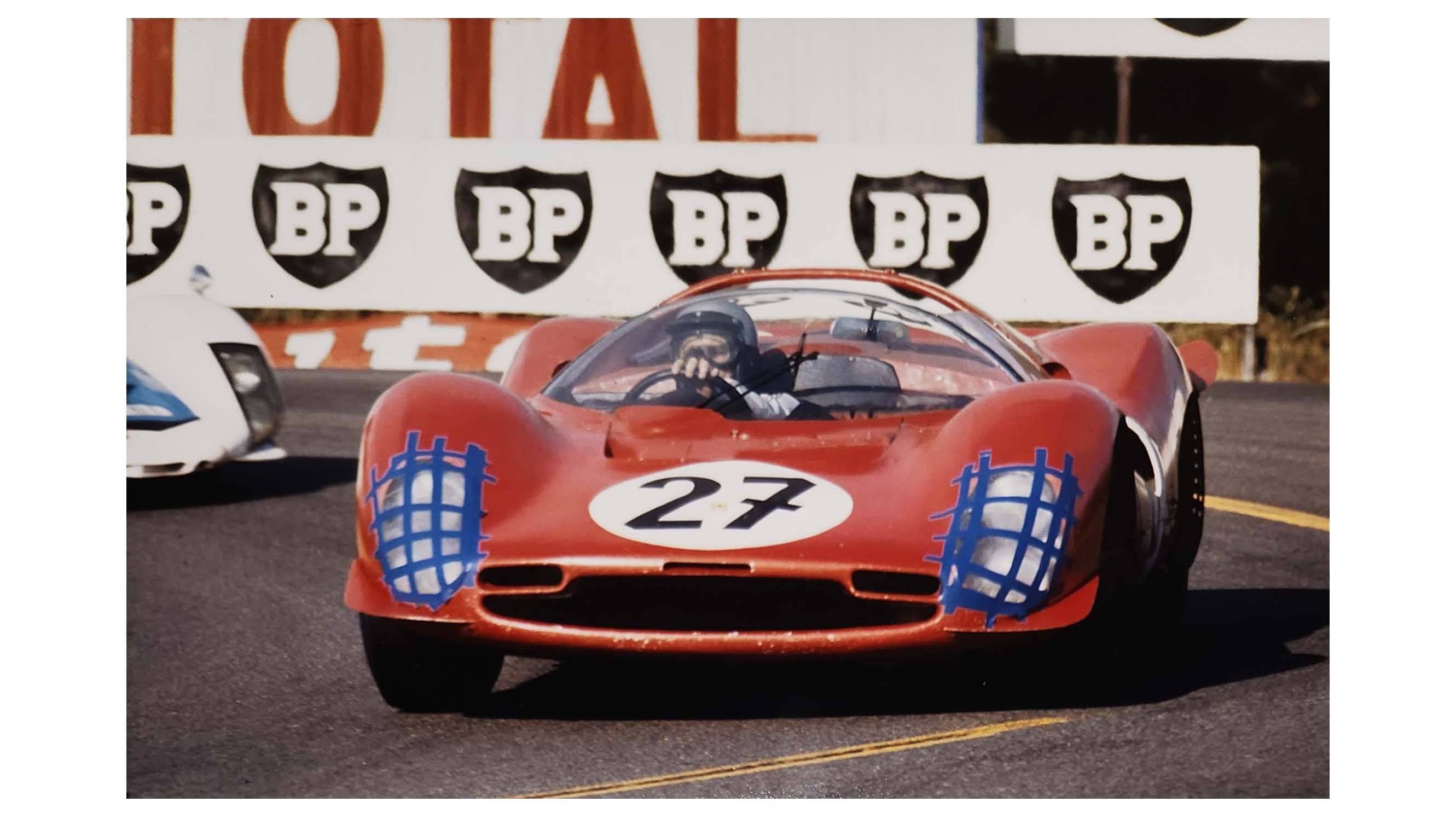 MITICA-R MITICA101021 Scale 1/18 | FERRARI 330 P3 4.0L V12