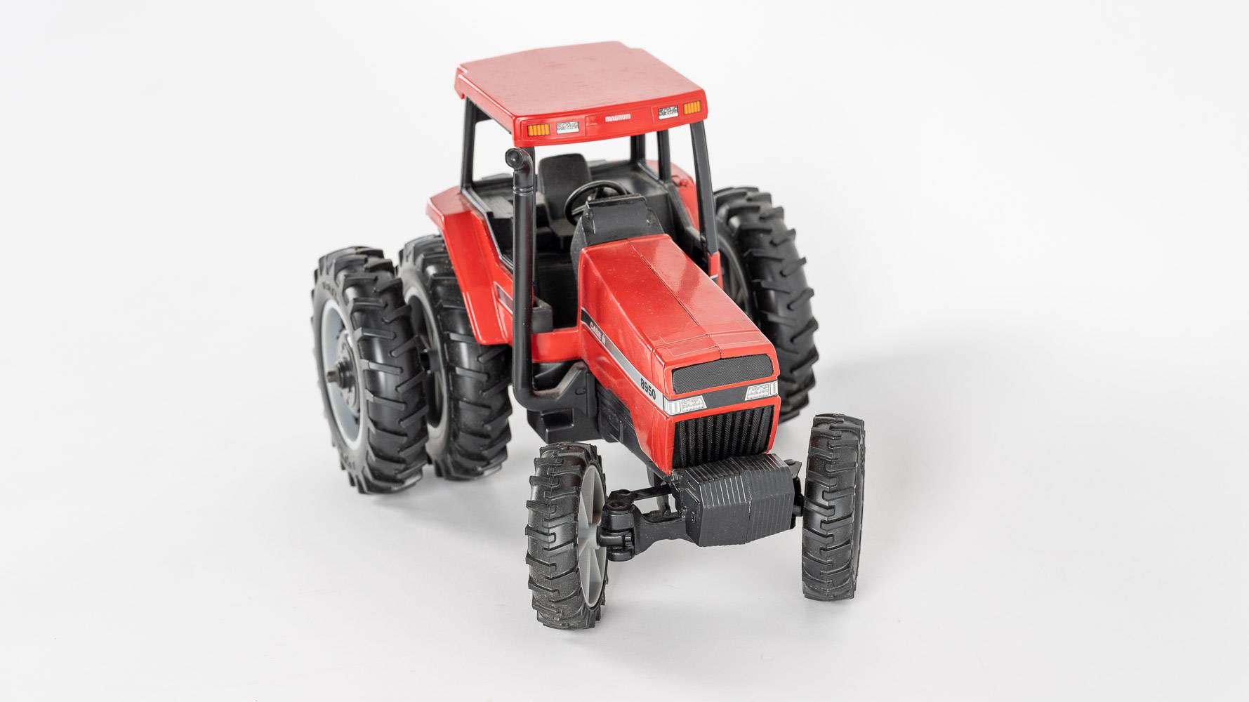1:16 Scale Case IH Magnum 8950 Collector Edition Tractor Auction