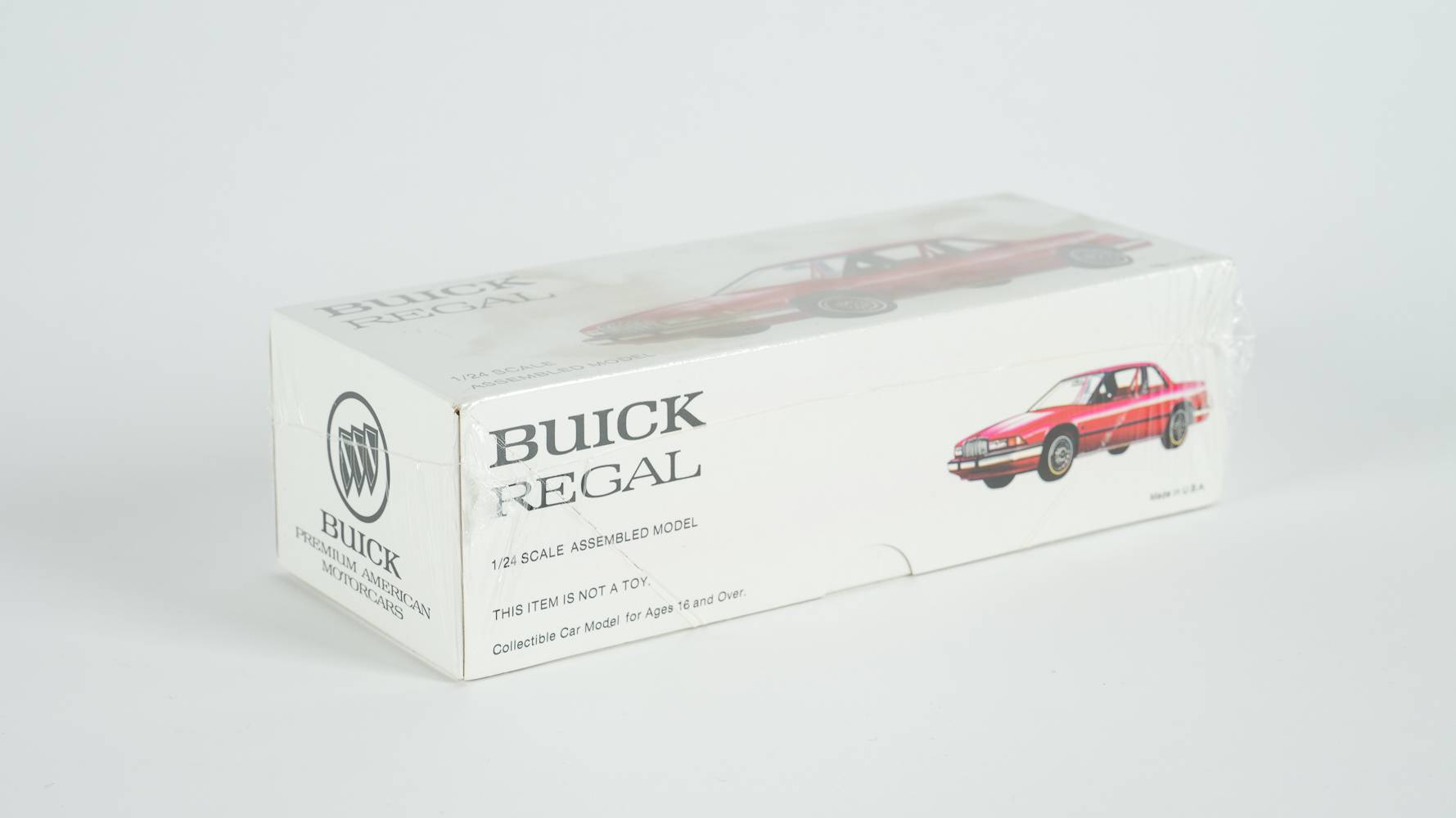 1:24 Scale Buick Reatta & Buick Regal Collectible Car Models, Lot