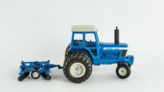 Ford TW-25 トラクター 1/32 スケール 1985年モデル