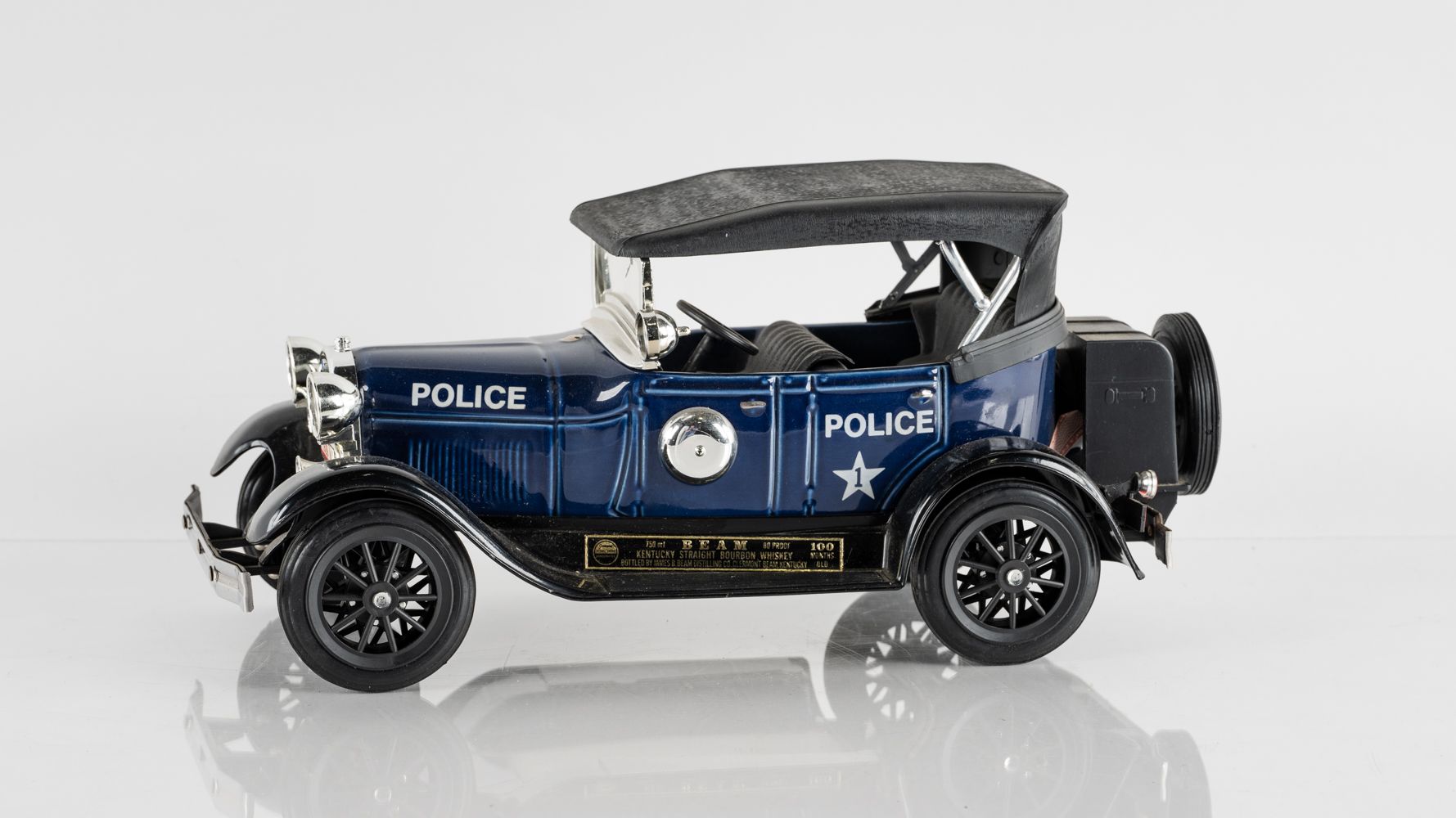 Jim Beam 1929 Model A Phaeton Police 1 Car Decanter Auction  display picture 1