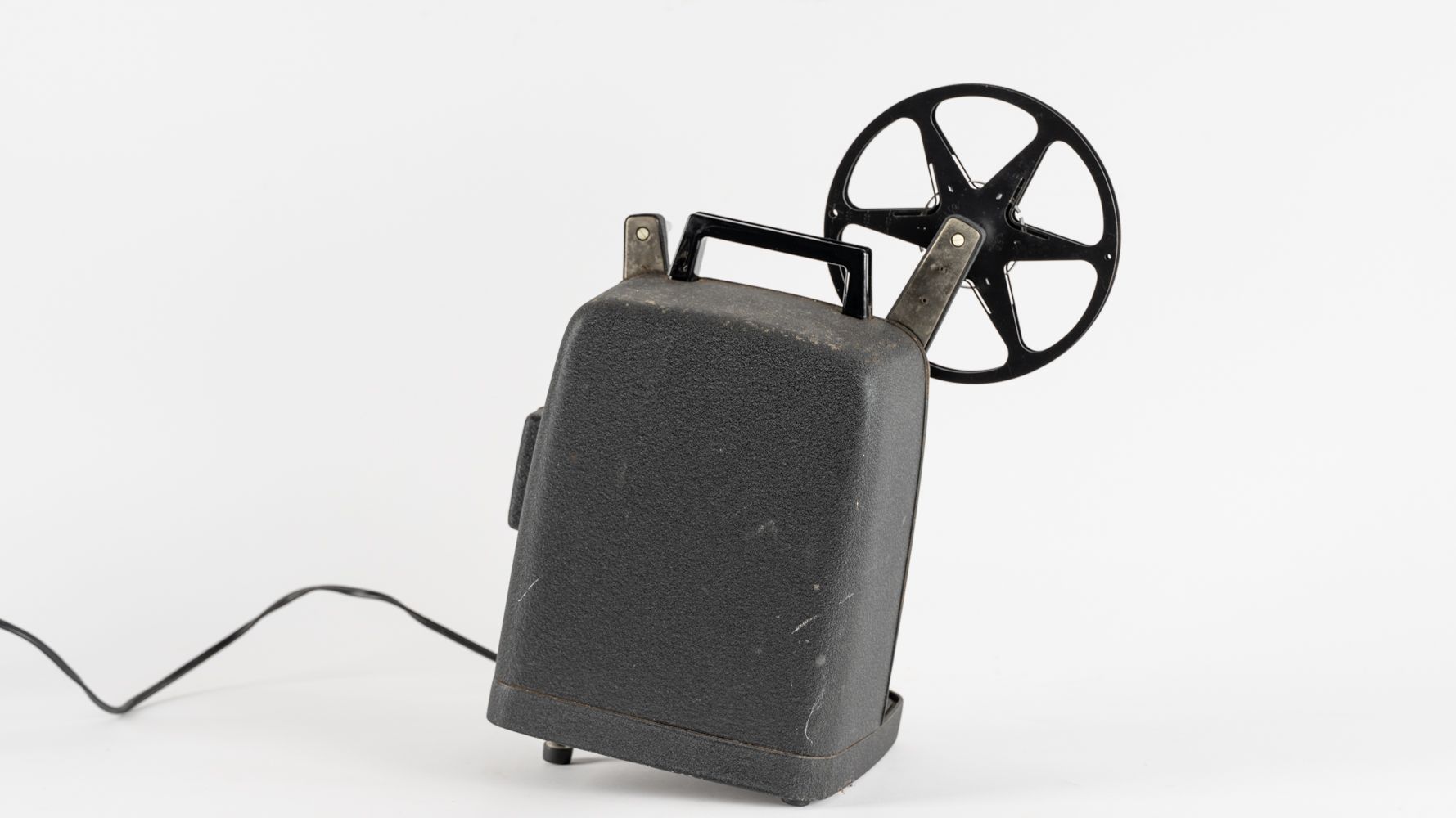 1950s Bell & Howell 8mm Film Projector Model 256 Auction | Mecum