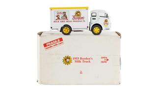 Danbury Mint 1955 White 3014WLB Borden Milk 1:24 Scale