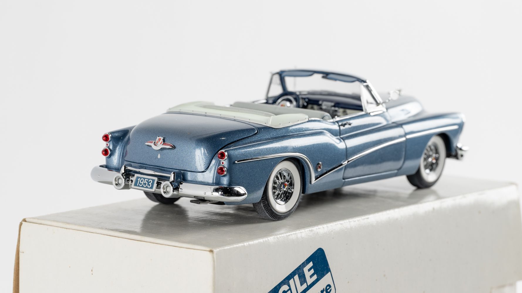The Danbury Mint 1953 Buick Skylark Auction | Mecum On Time