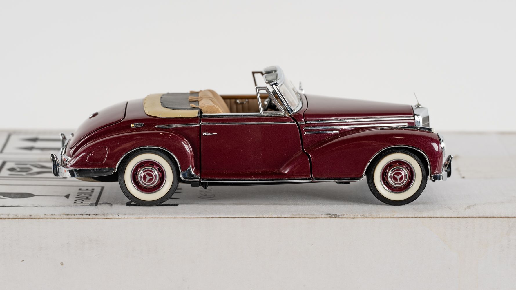 The Franklin Mint 1957 Mercedes-Benz 300 SC Auction | Mecum The Franklin Mint 1957 Mercedes-Benz 300 SC Auction | Mecum
