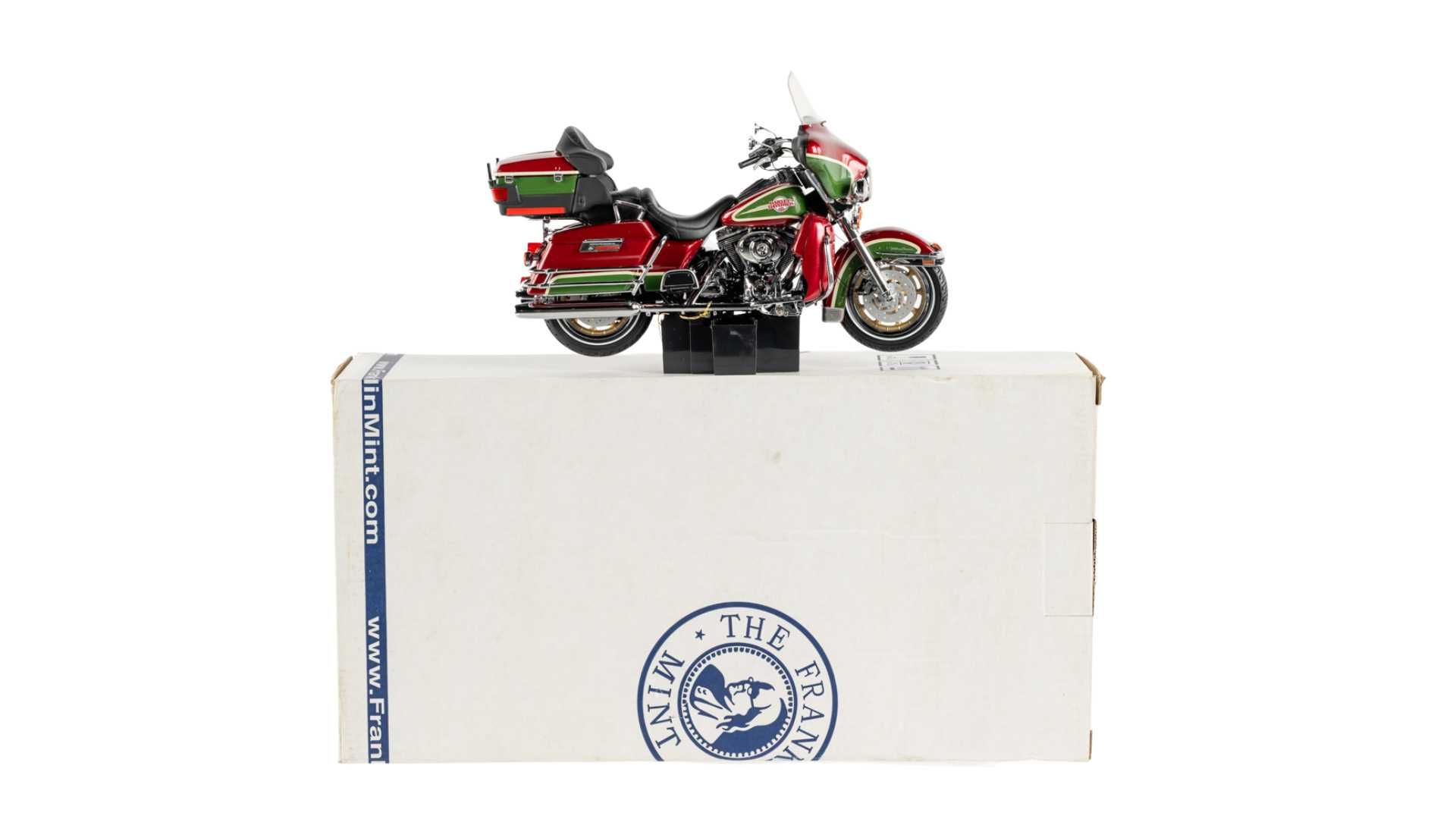 The Franklin Mint 2005 Harley-Davidson Christmas Motorcycle