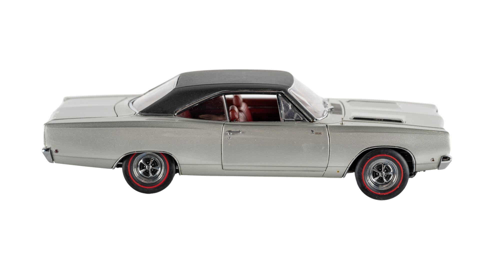 ベントレー The Danbury Mint 1968 Plymouth Road Runner 383 Auction | Mecum On Time