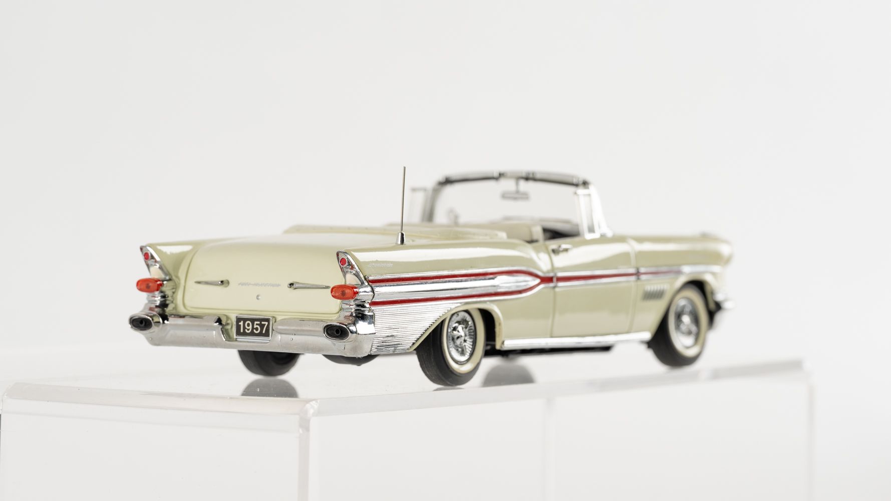 The Franklin Mint 1957 Pontiac Bonneville Auction | Mecum On Time