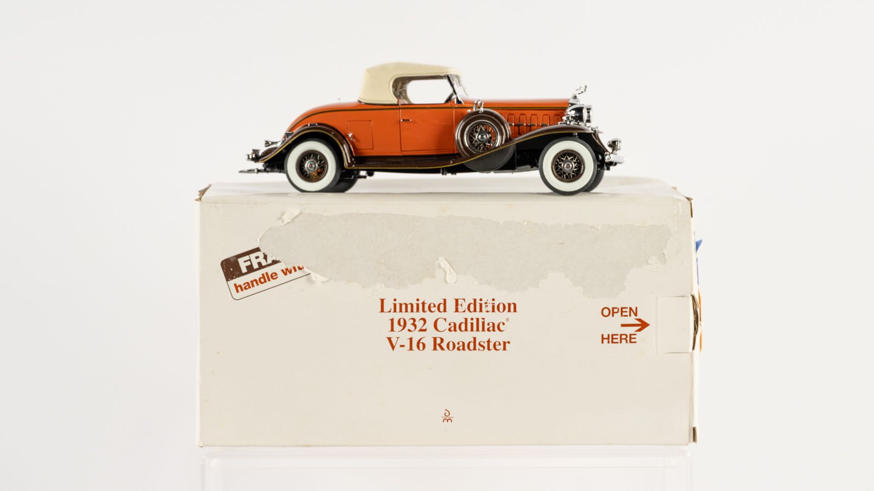 The Danbury Mint Limited Edition 1932 Cadillac V-16 Roadster