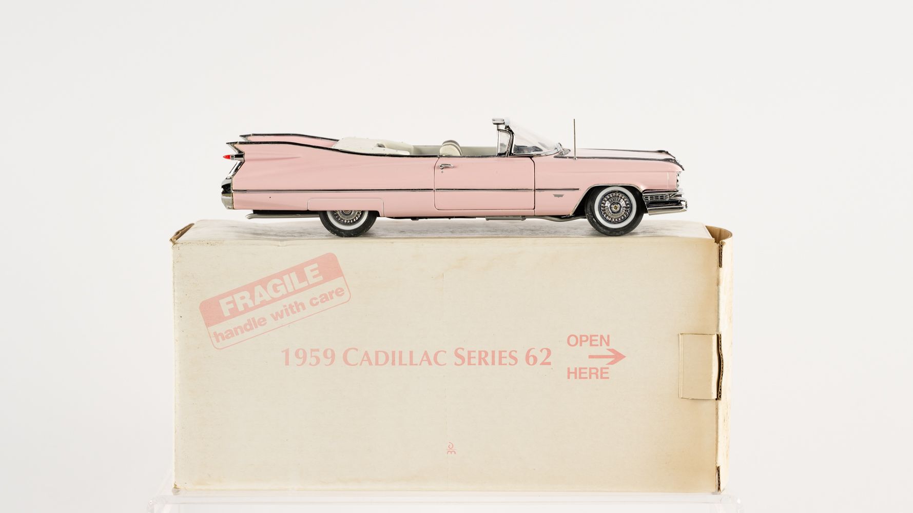 The Danbury Mint 1959 Cadillac Series 62 Auction | Mecum On Time