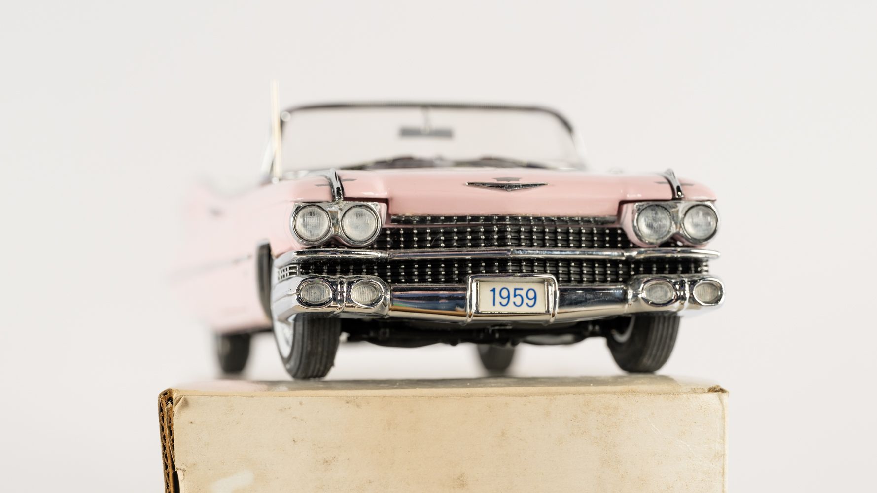 The Danbury Mint 1959 Cadillac Series 62 Auction | Mecum On Time