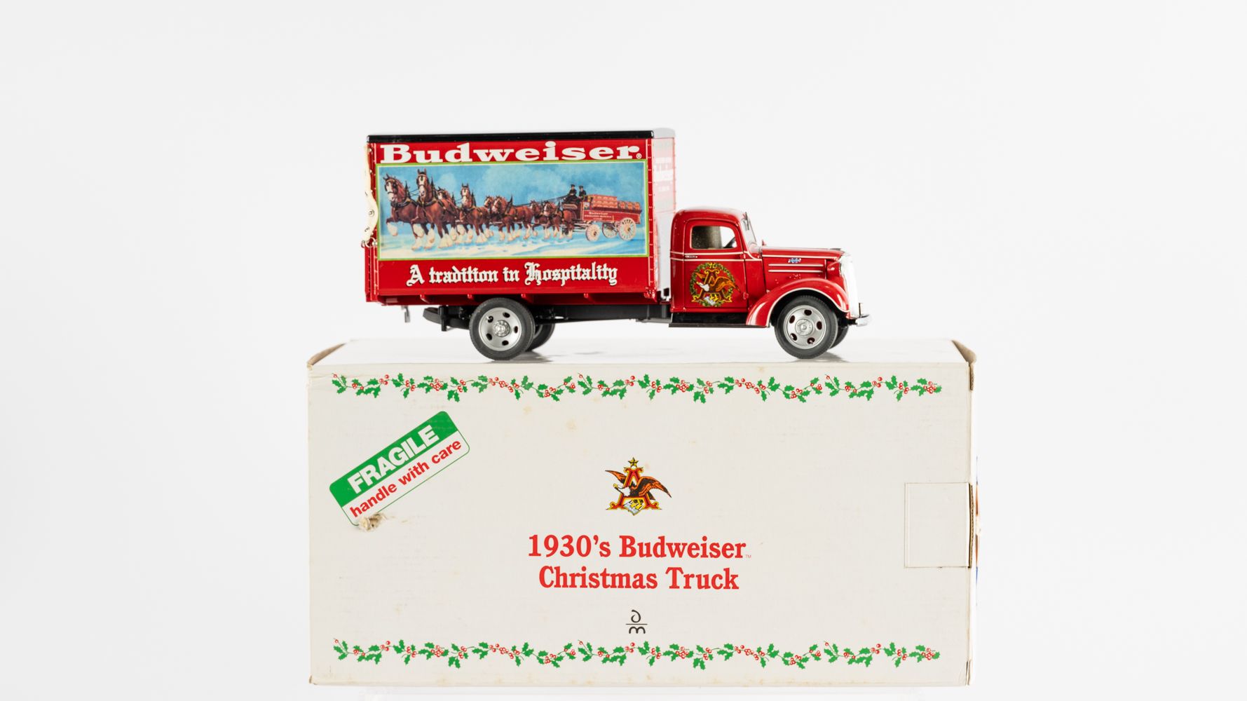 Budweiser ダンバリーミントクリスマストラック The Danbury Mint 1930's Budweiser Christmas Truck Auction | Mecum