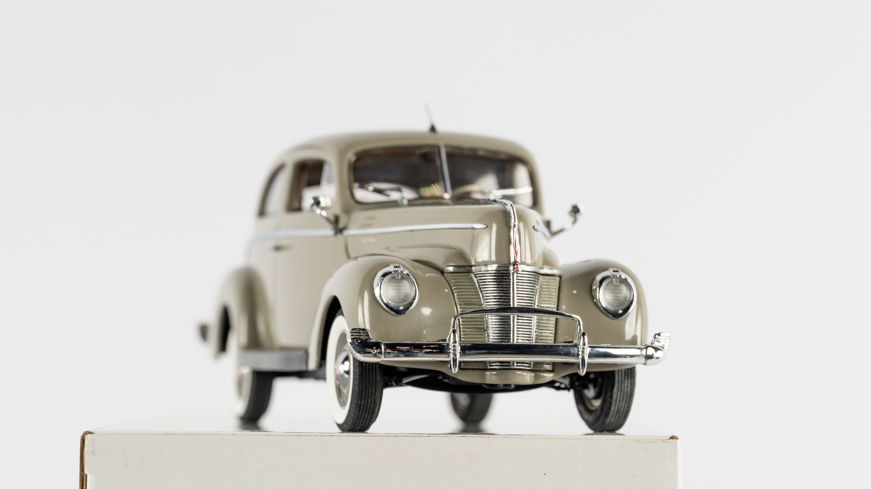 The Danbury Mint Limited Edition 1940 Ford Tudor Sedan Auction