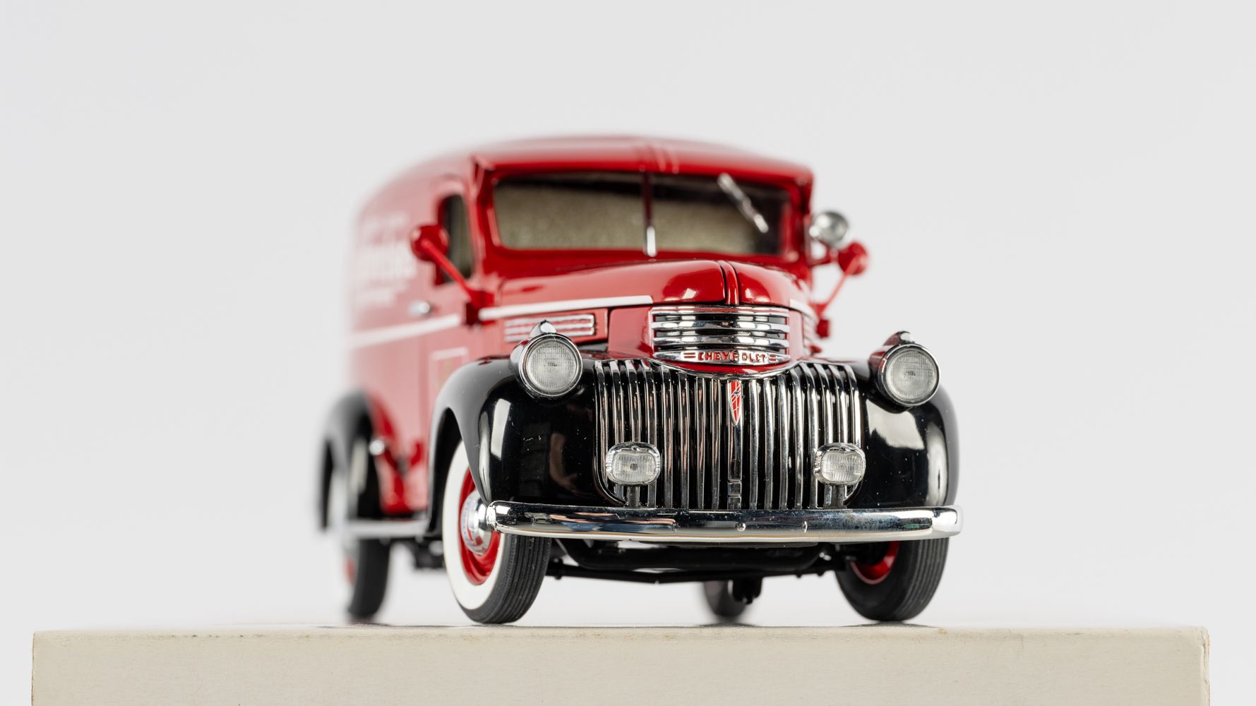 The Danbury Mint 1941 Budweiser Delivery Truck Auction | Mecum On Time