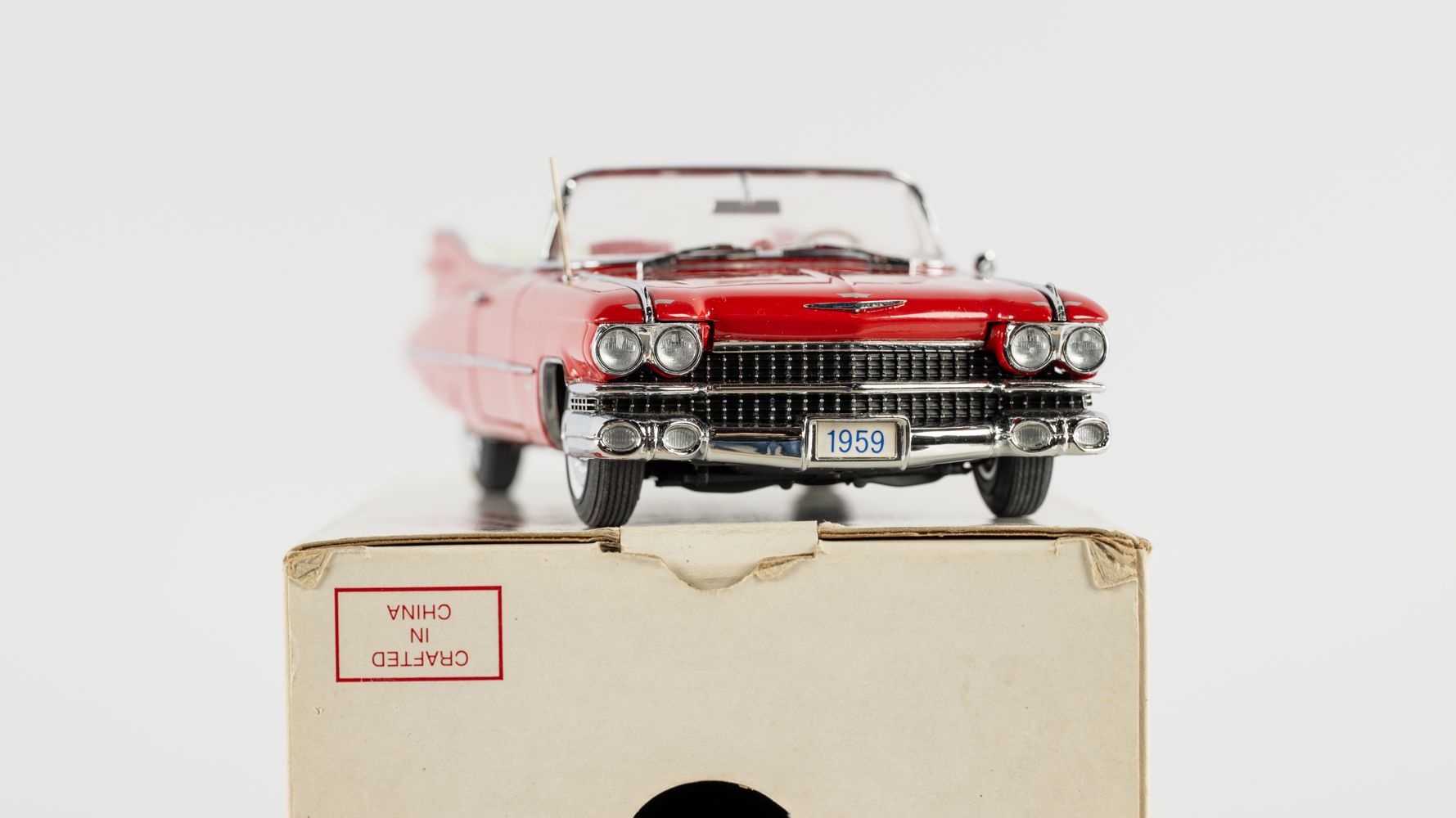 Danbury 0 Cadillac Mint Series 1 Convertible | 1:24 Auction On