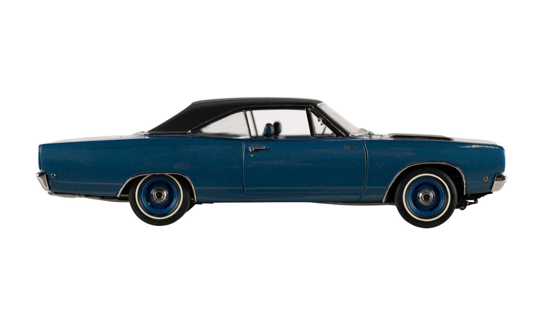 The Danbury Mint 1968 Plymouth Road Runner Auction | Mecum On Time