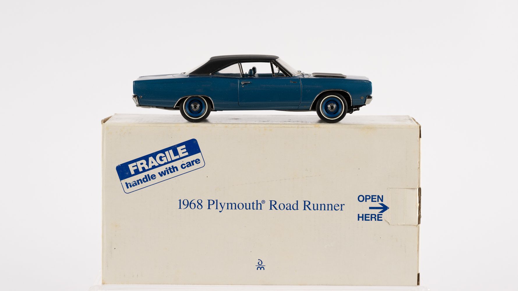 The Danbury Mint 1968 Plymouth Road Runner Auction | Mecum On Time