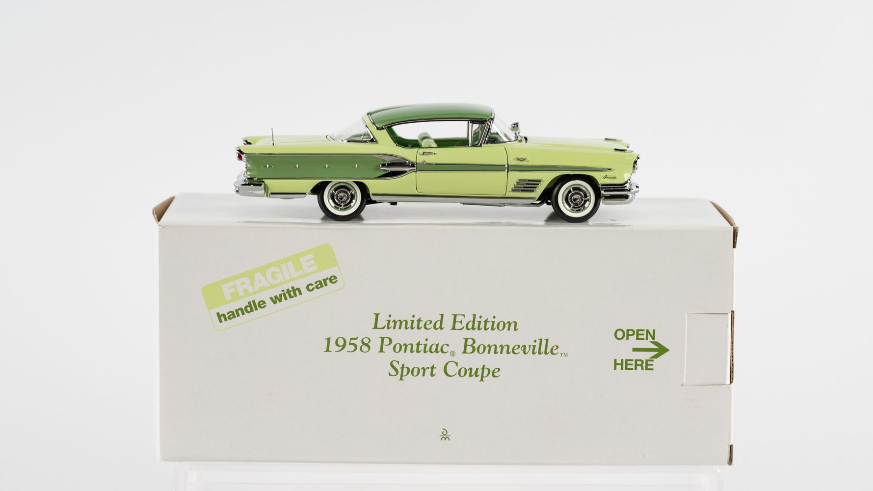 The Danbury Mint 1958 Pontiac Bonneville Sport Coupe Auction