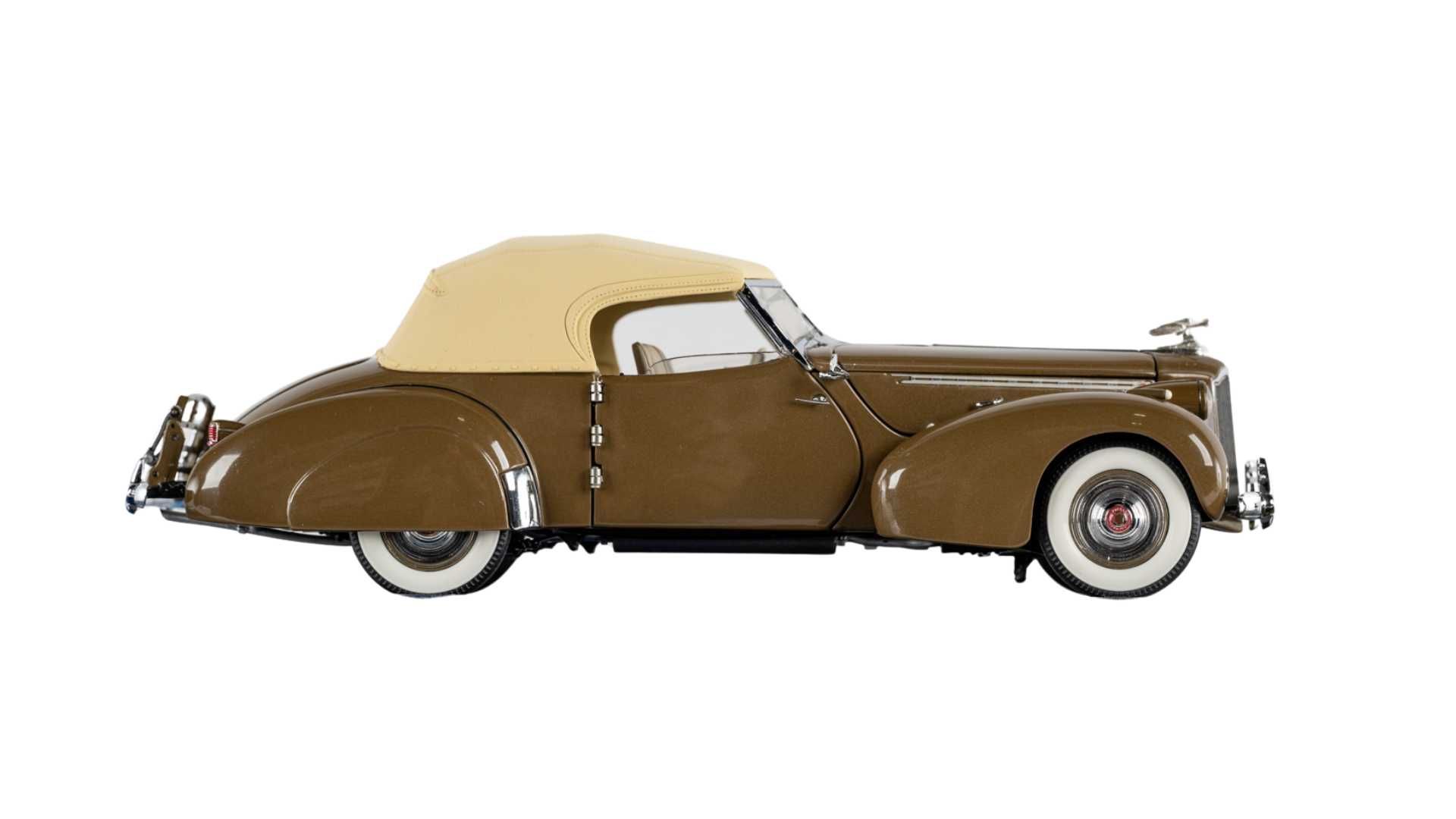 The Franklin Mint 1940 Packard Custom Convertible Victoria