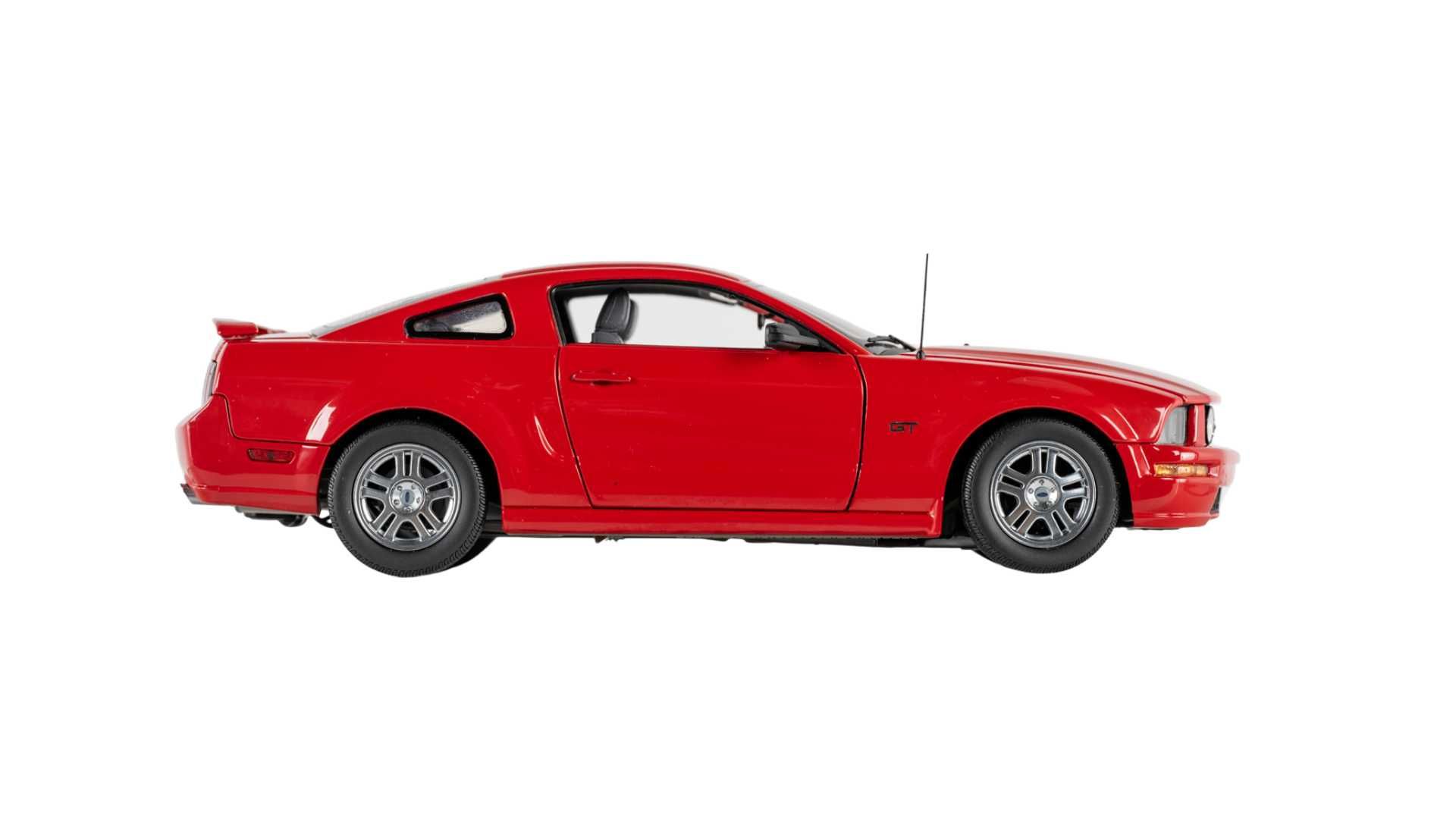 The Franklin Mint 2005 Ford Mustang GT Auction | Mecum On Time