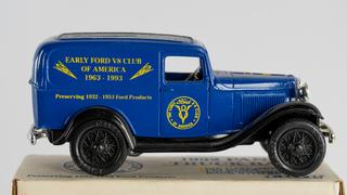 Ford V8 Club 1932 Truck Bank & 1932 Ford Coupe Die-Cast