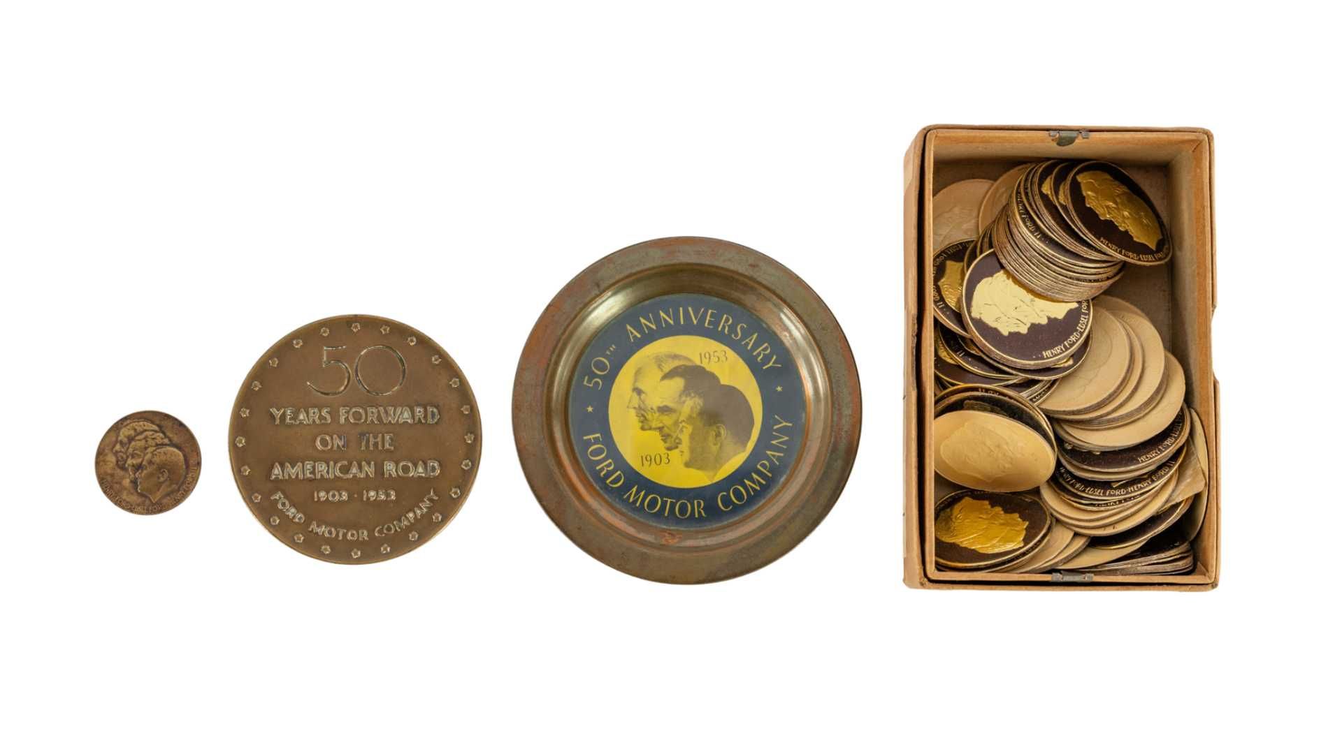 OLD COIN MEDALS ／FORD／OIL ／US VINTAGE 1903 - 1933 Vintage Ford V8 Brass Coin Medal Token 30 Years