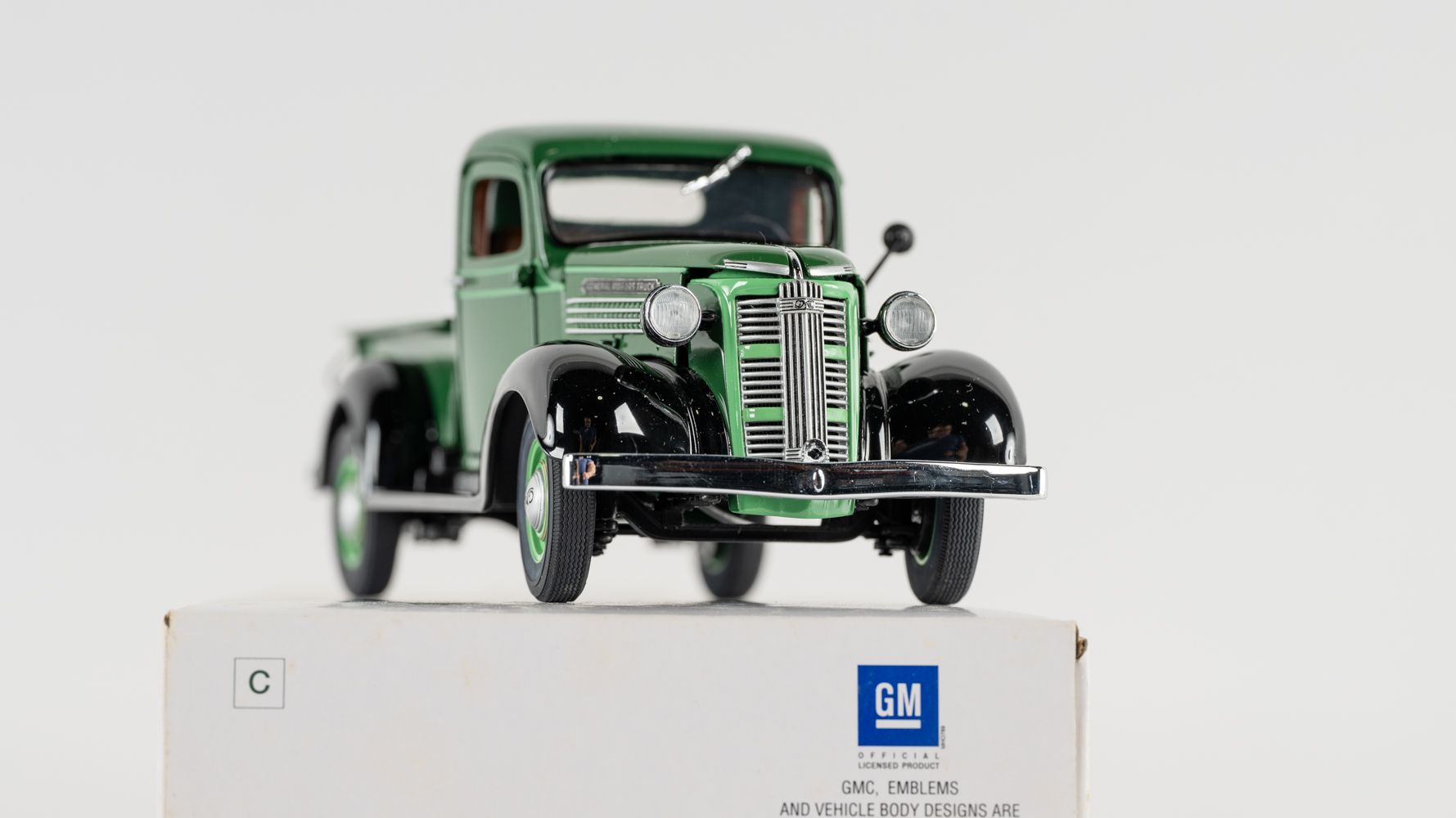 The Danbury Mint 1937 General Motors Pickup, Limited Edition