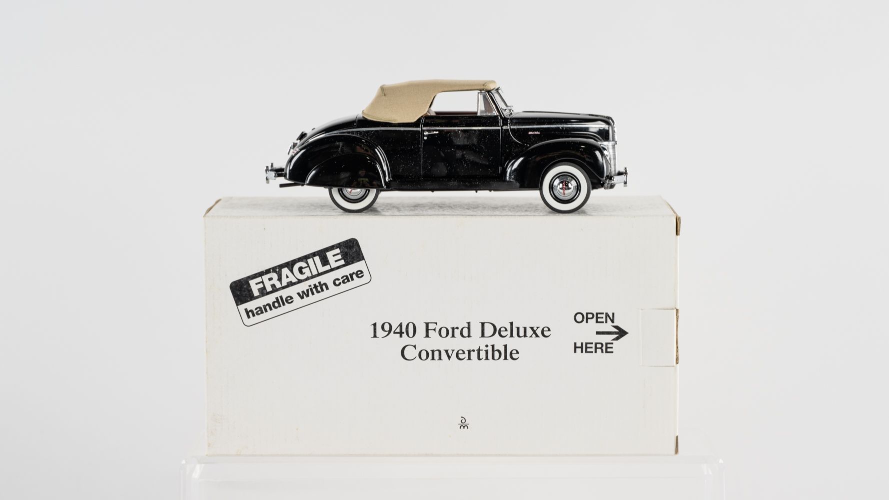 The Danbury Mint 1940 Ford Deluxe Convertible Auction