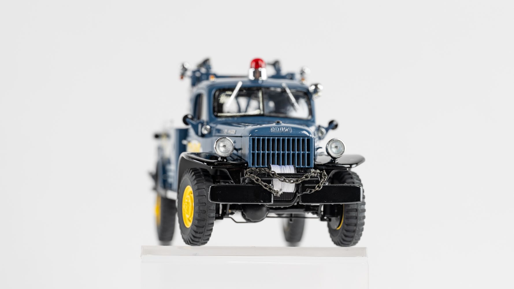The Danbury Mint 1946 Dodge Power Wagon Wrecker Auction | Mecum On