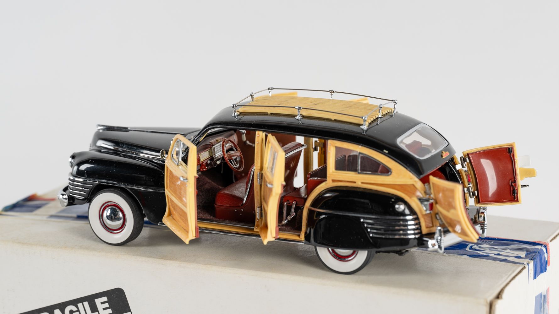 The Danbury Mint 1942 Chrysler Town & Country Auction | Mecum On Time