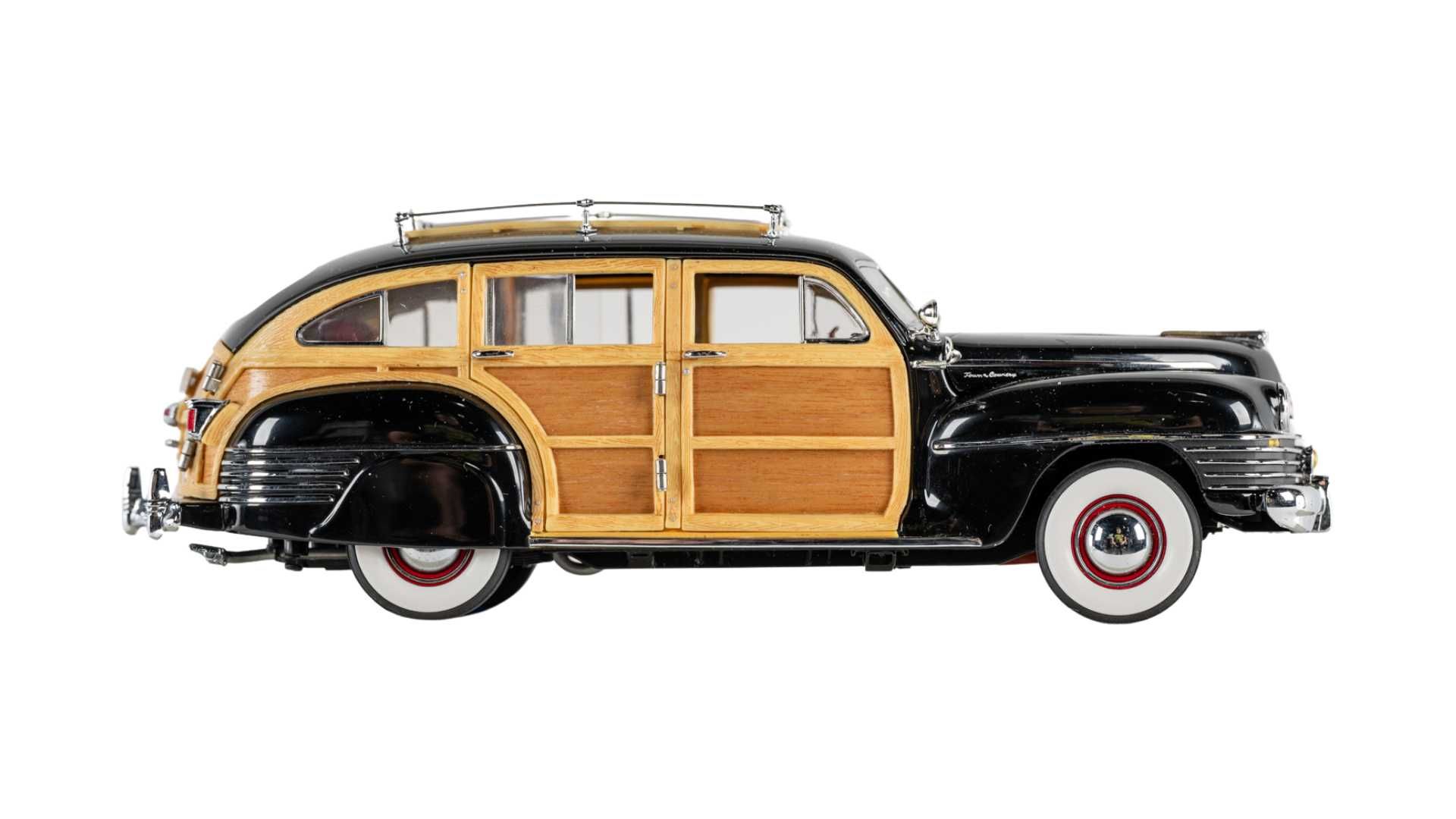 The Danbury Mint 1942 Chrysler Town & Country Auction | Mecum On Time