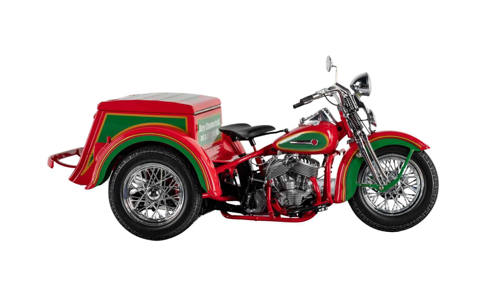The Franklin Mint 2004 Harley-Davidson Christmas Motorcycle