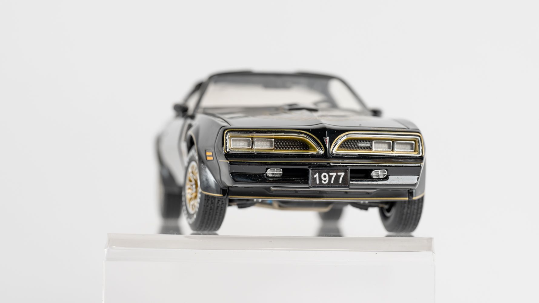 The Franklin Mint 1977 Pontiac Trans Am Auction | Mecum On Time