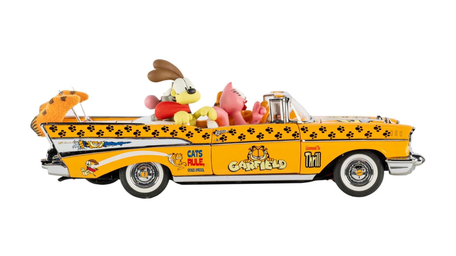 The Danbury Mint 1957 Chevrolet Convertible Garfield Parade Car