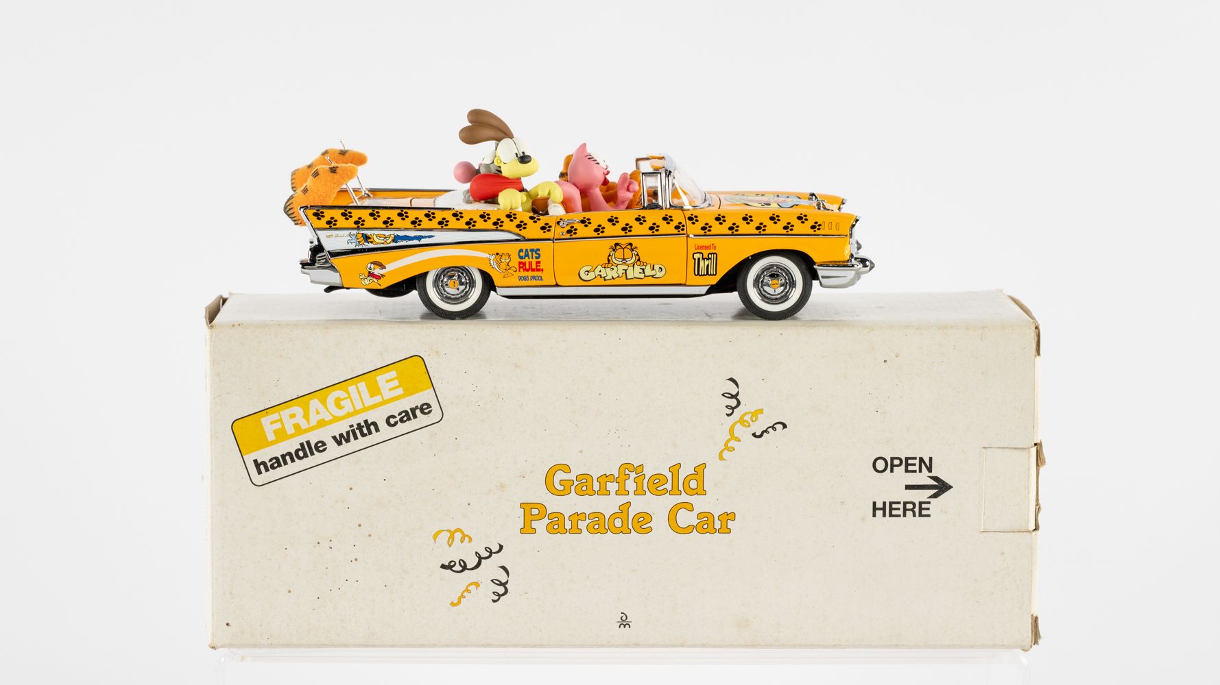 The Danbury Mint 1957 Chevrolet Convertible Garfield Parade Car