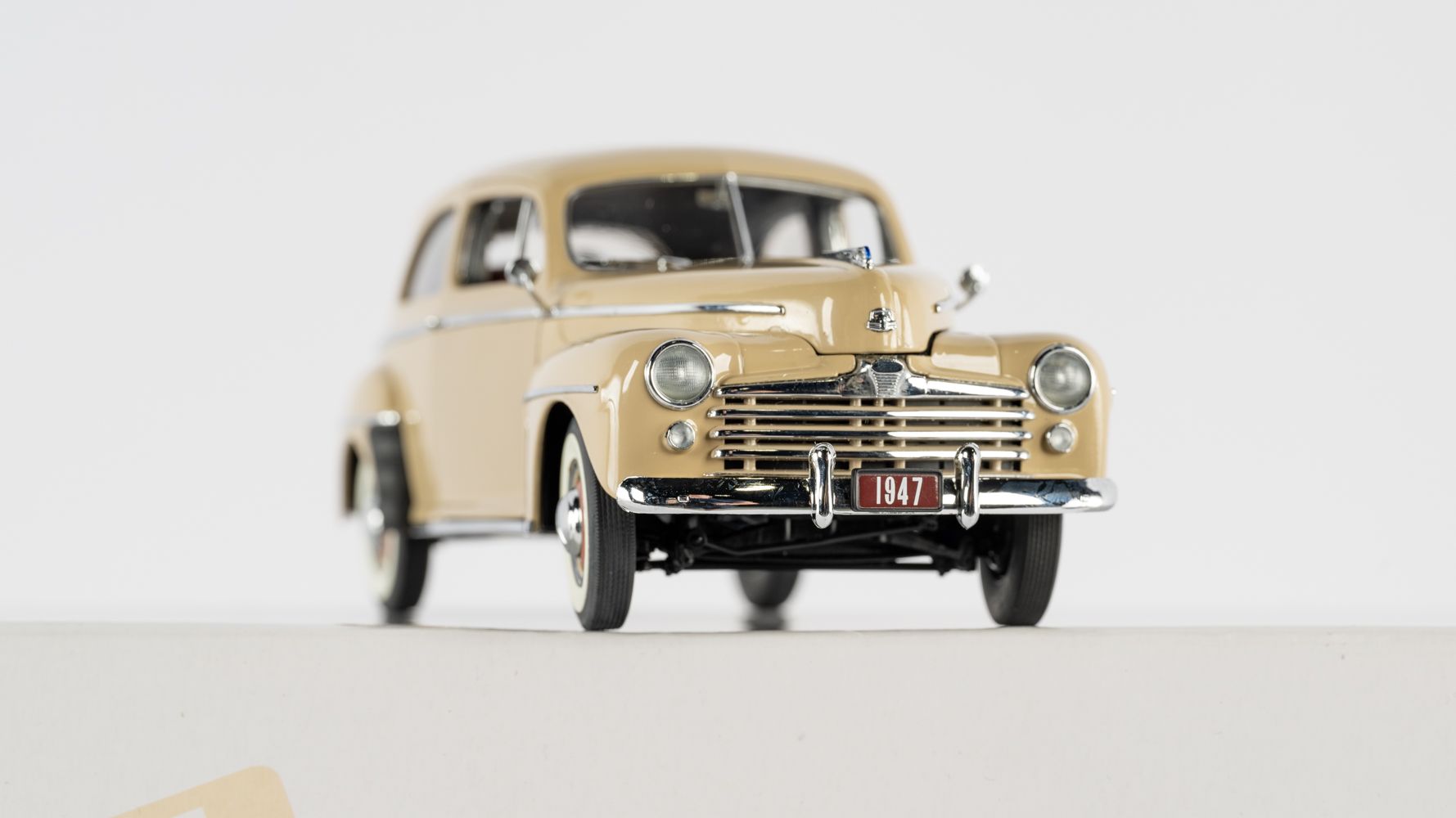 ダンバリーミント　1948 シボレーフリートライン & 1947 フォード　2台 The Danbury Mint 1947 Ford Super Deluxe Tudor Sedan Auction