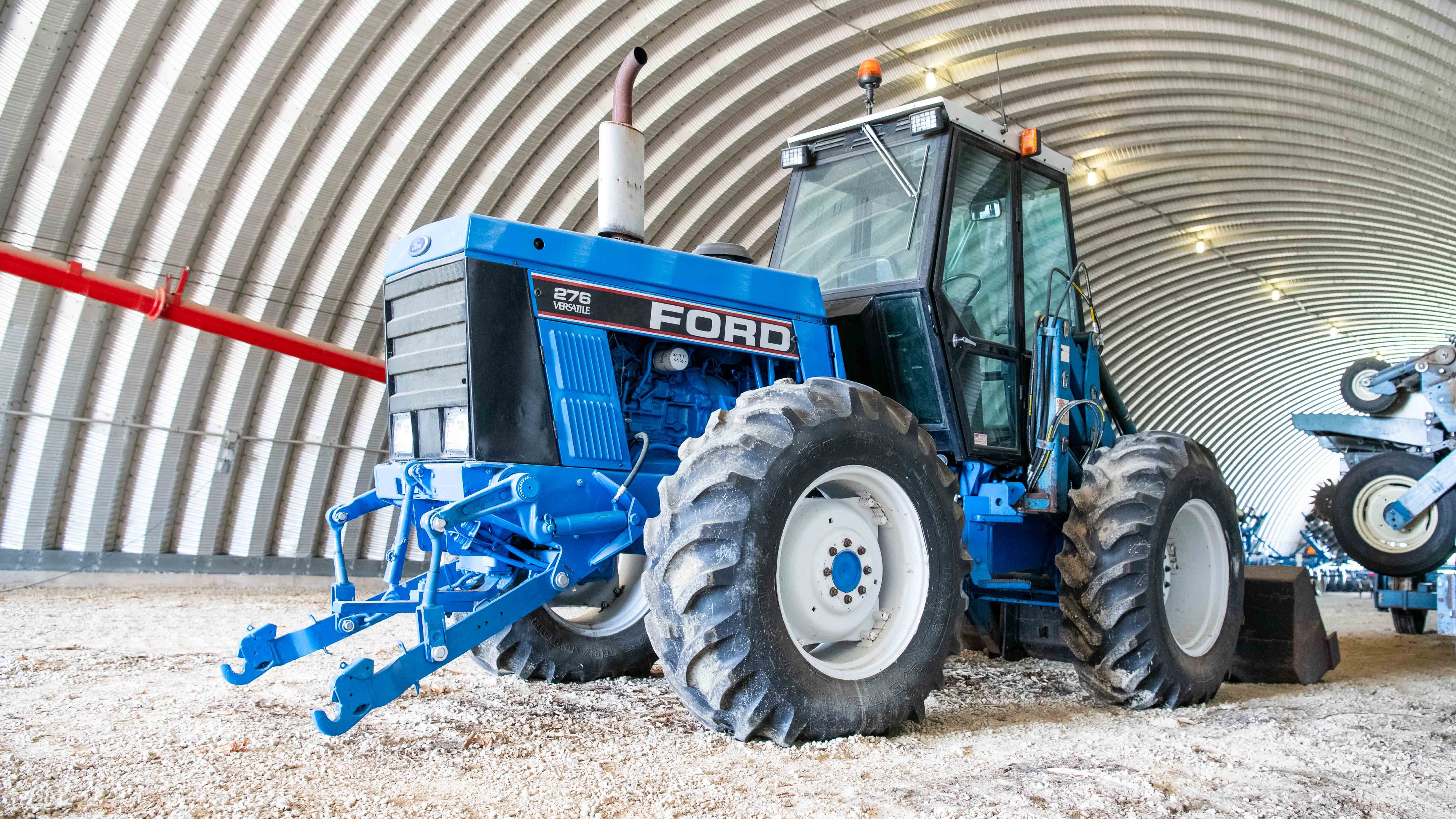 プードル 1989 Ford 276 Tractor Auction | Mecum On Time