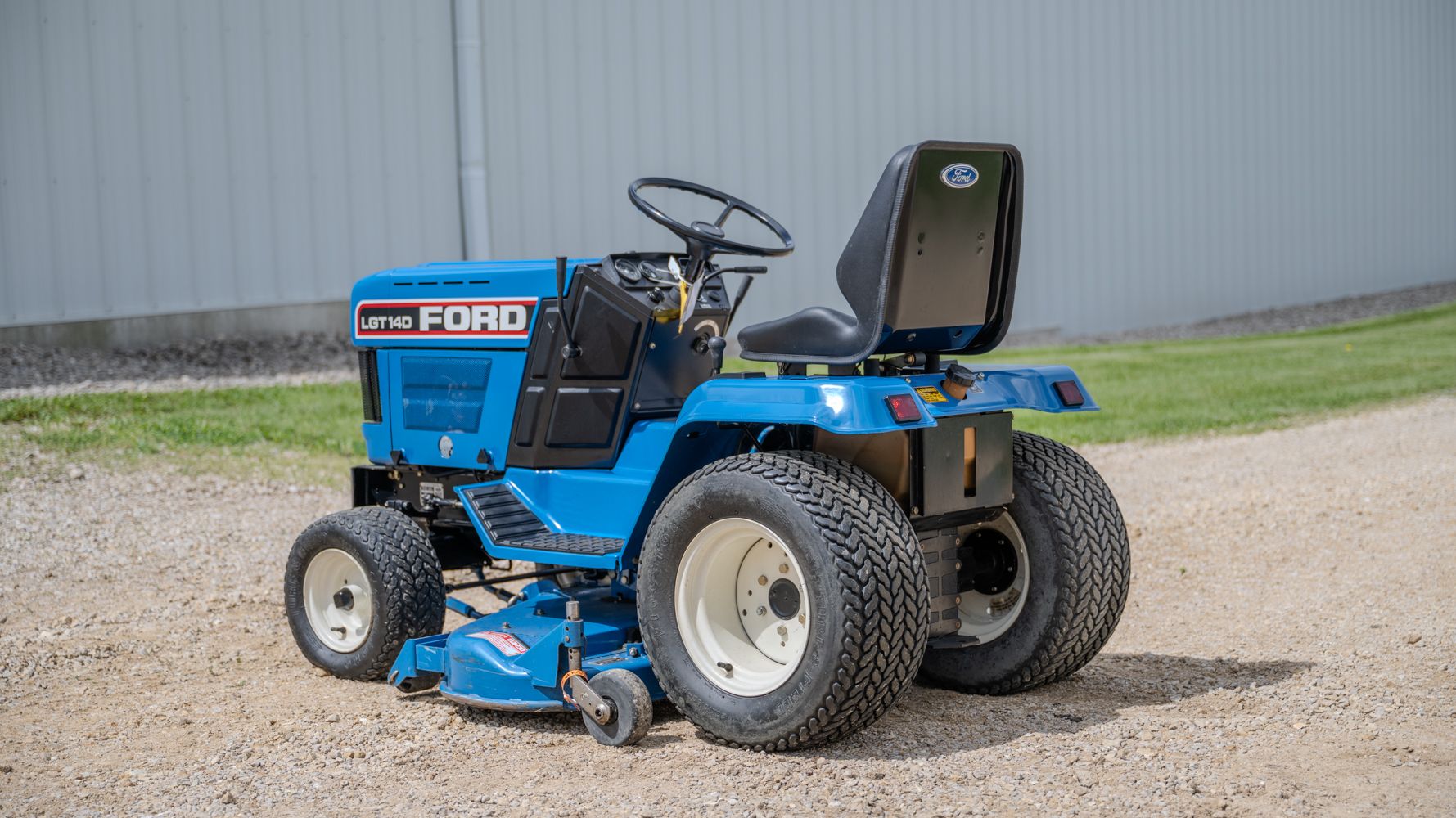 1991 Ford LGT14D Tractor with 48