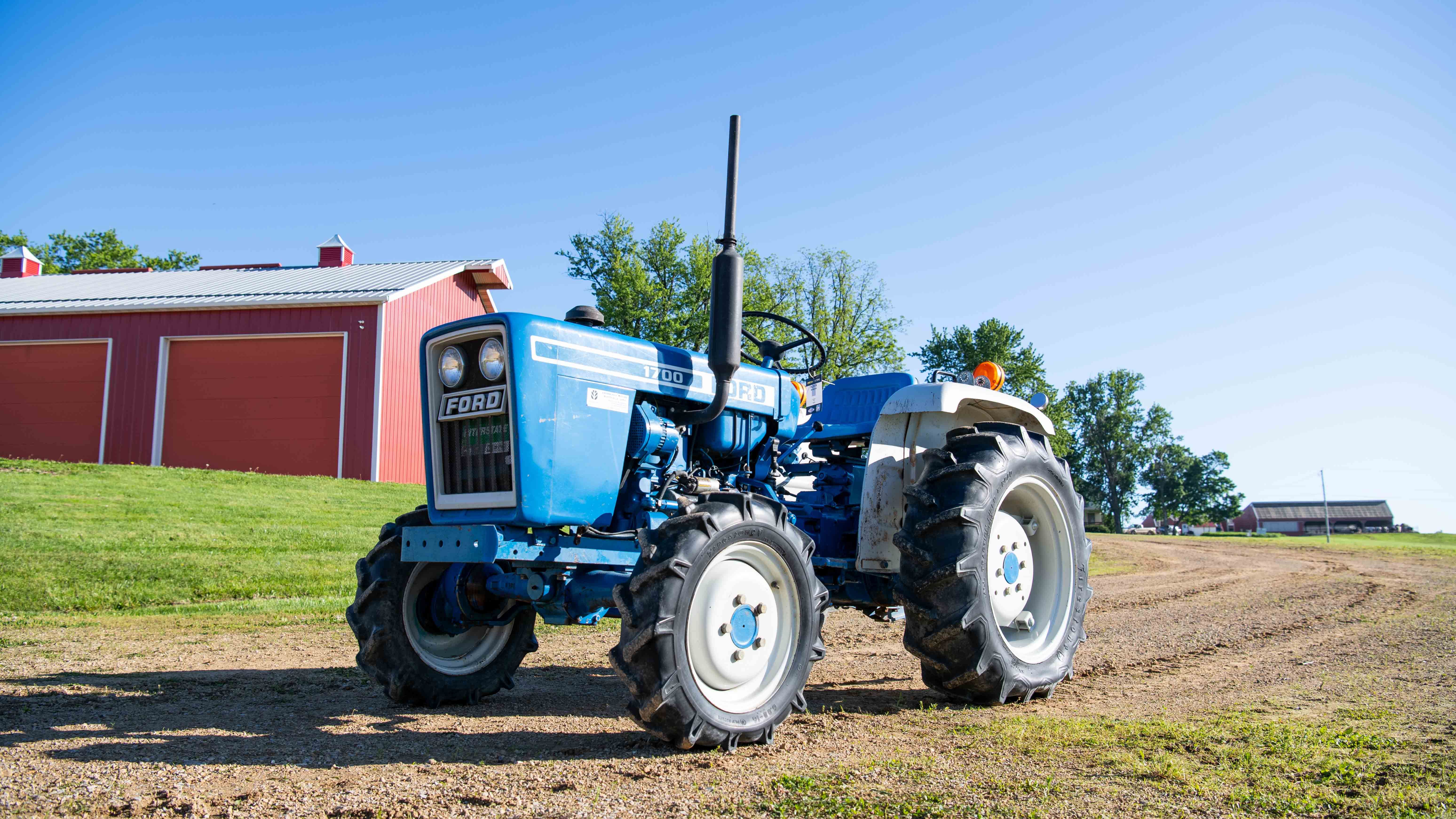 1981 Ford 1700 Tractor Auction | Mecum On Time