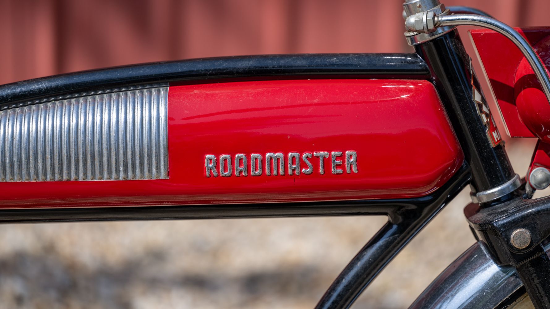 ヴィンテージ　リトグラフ　仔馬 1997 Roadmaster Luxury Liner Limited Edition Motorbike Auction