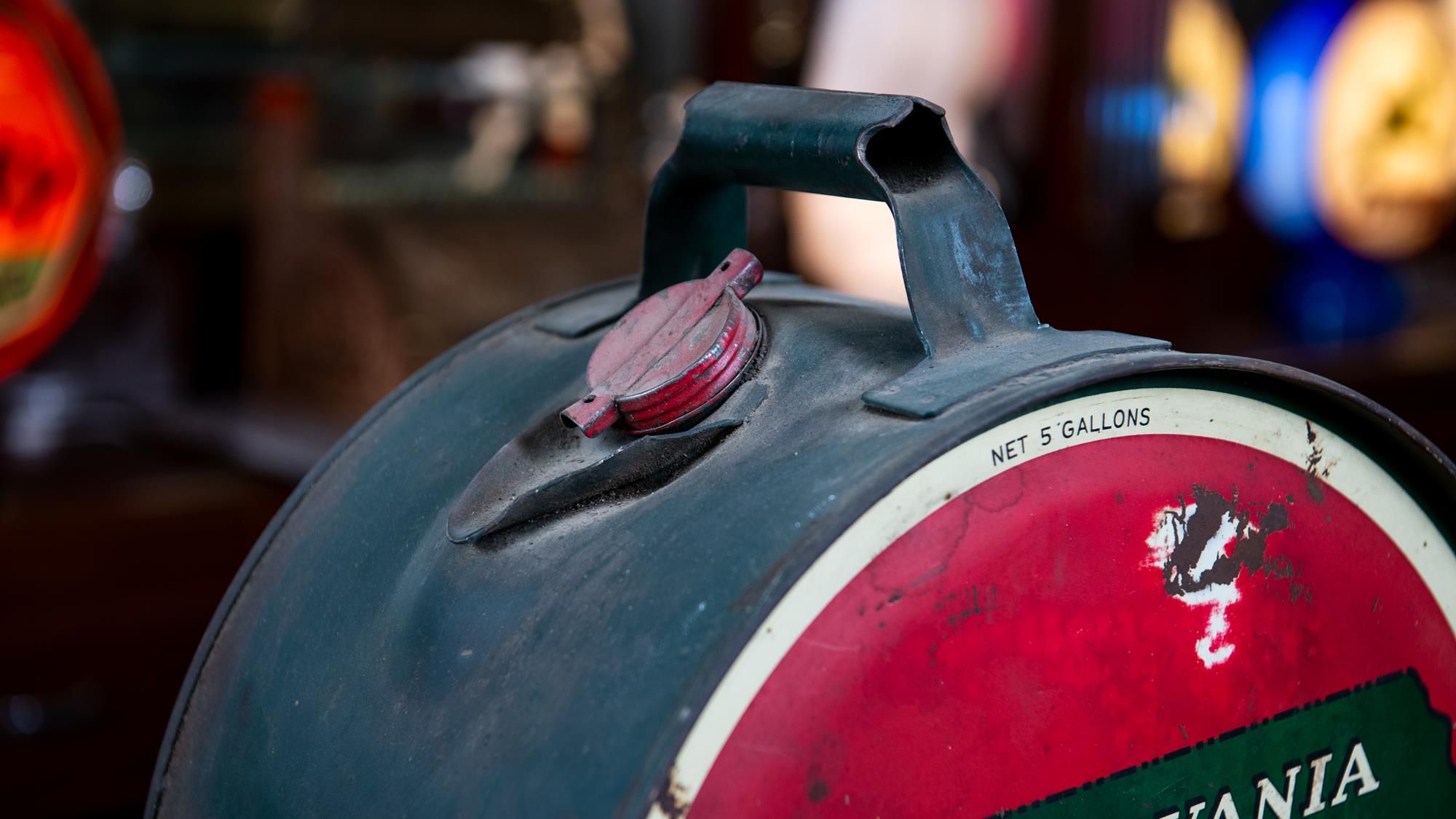 1920s-1930s Sinclair Pennsylvania Mobiline 5-Gallon Rocker Oil Can