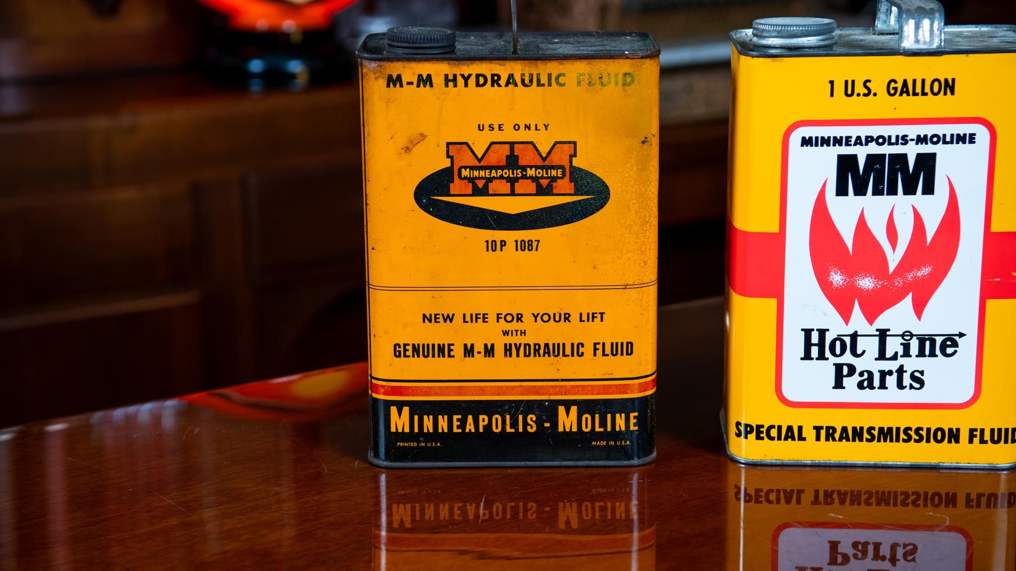 Minneapolis-Moline 1-Gallon Oil Cans Auction | Mecum On Time