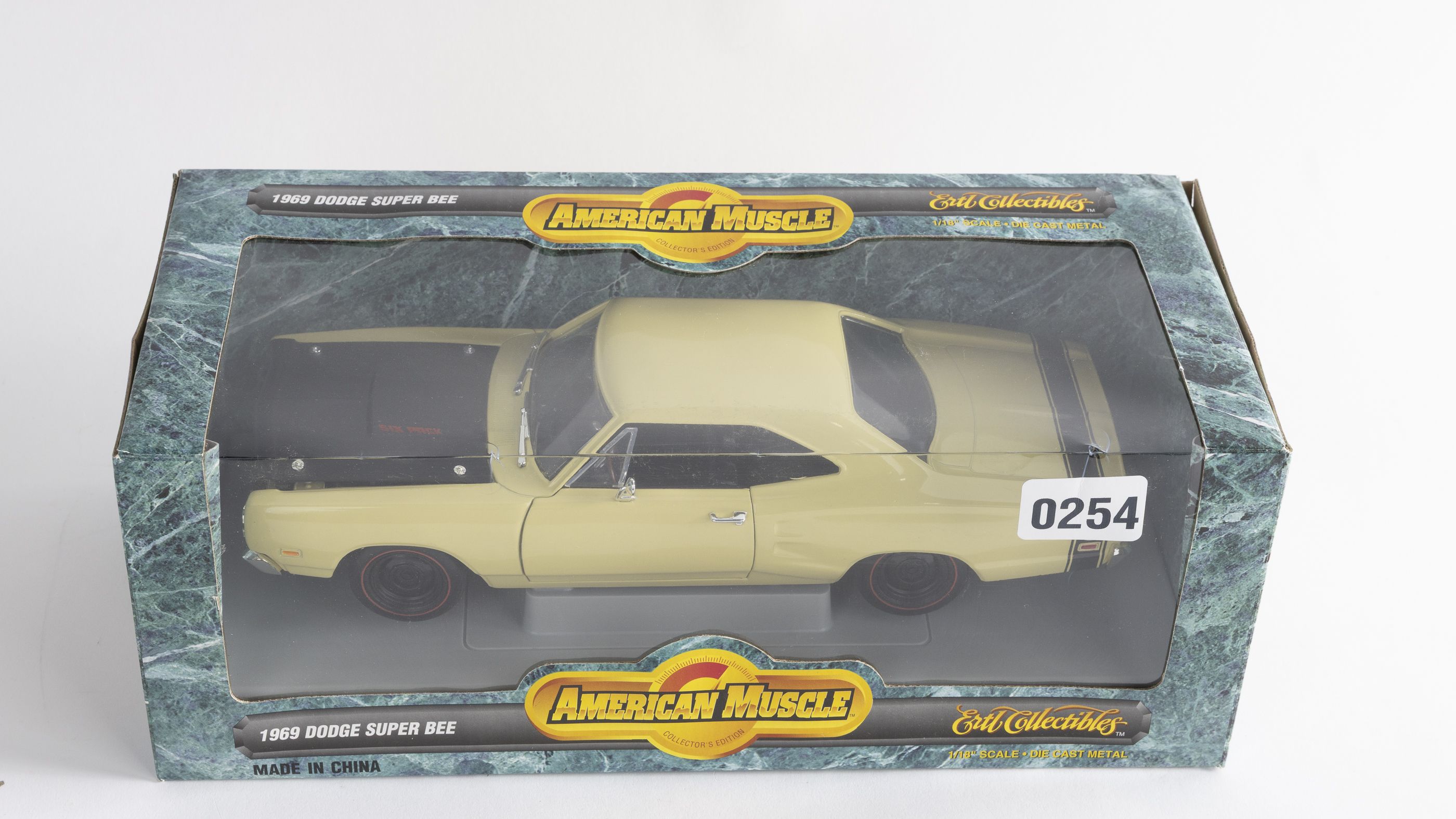 sa502 ERTL アメリカン マッスル 1969 ダッジ スーパービー Ertl 1:18 1969 Dodge Super Bee Die-Cast Model, Yellow Auction