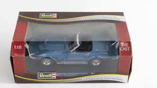 おもちゃ Revell 1969 CorvetteConver 1:18 コルベット