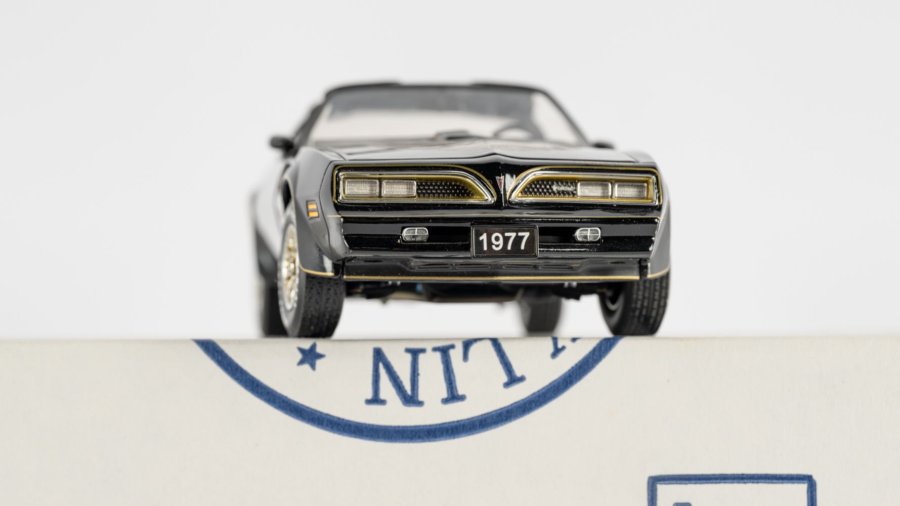 Franklin Mint 1:24 1977 Pontiac Trans Am Auction | Mecum On Time